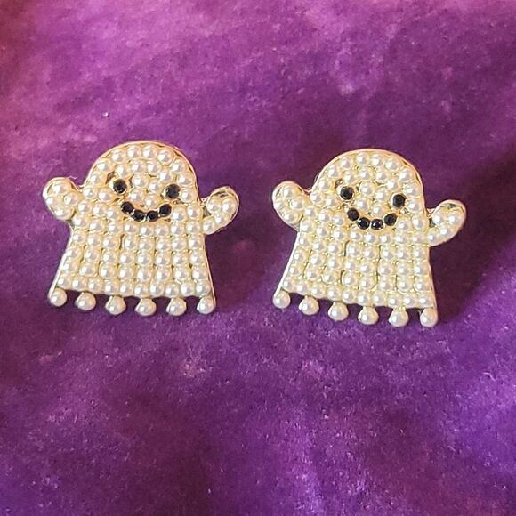 Pearly Ghost Earrings - Picture 4 of 4